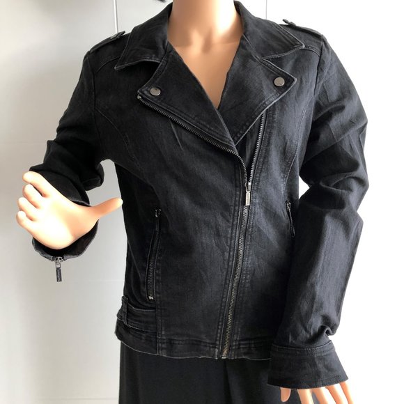 echo red jacket